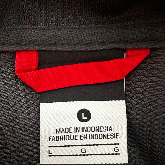 𝐍𝐈𝐊𝐄 𝐌𝐄𝐍𝐒 𝐖𝐈𝐍𝐃𝐁𝐑𝐄𝐀𝐊𝐄𝐑 - Picture 3 of 3